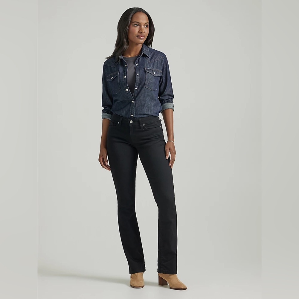 Lee Women's Black Boot Cut Jeans WOMEN'S LEGENDARY REGULAR BOOTCUT JEAN